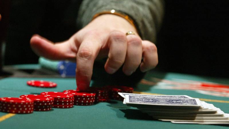 Phân Tích Hand Poker Và Cách Đọc Bài Đối Thủ 6 Phân tích hành động và xu hướng cược